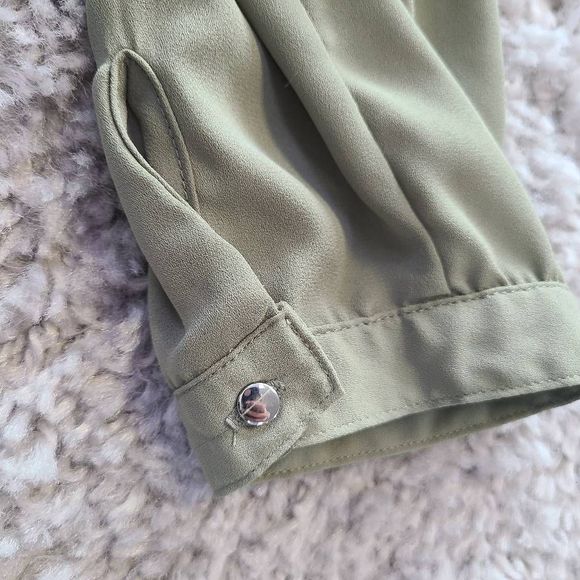 Flowy green blouse - Picture 4 of 7